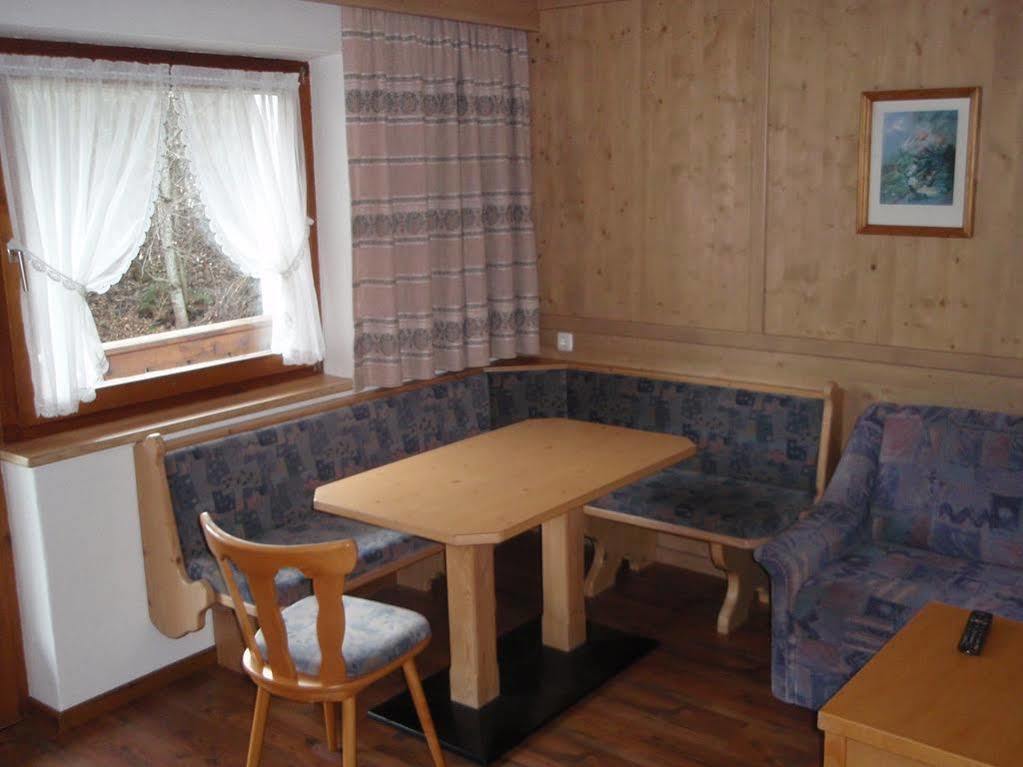 Pension Appartements Via Claudia Лермос Экстерьер фото