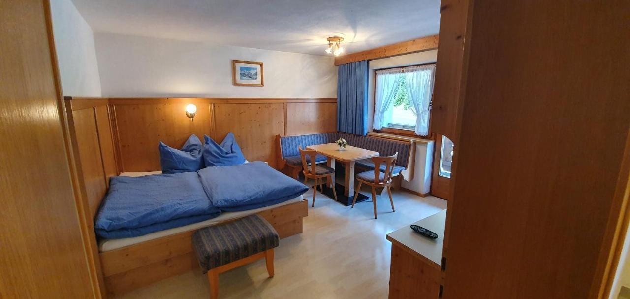 Pension Appartements Via Claudia Лермос Экстерьер фото