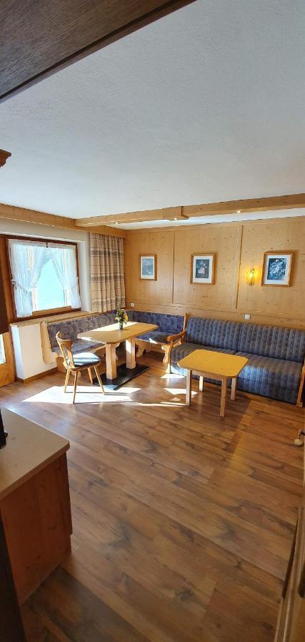Pension Appartements Via Claudia Лермос Экстерьер фото